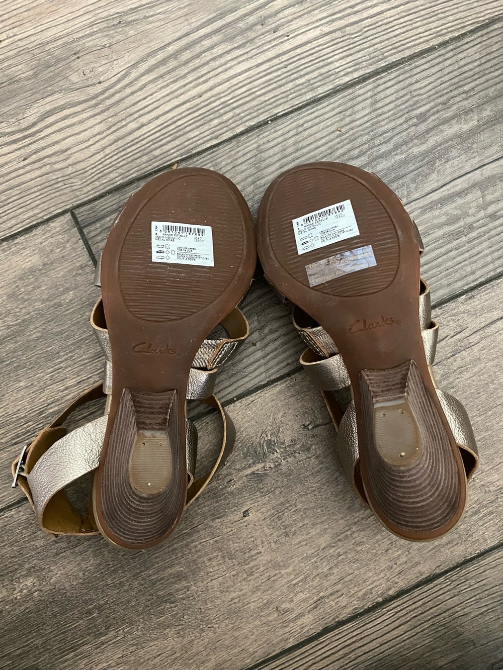 NWOB Clarks Ranae Estelle Women's Metallic Leather Sandal - 6.5 Color Metal Dore - Picture 5 of 8